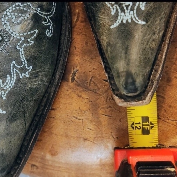 RockinLeather Embroidered Glitter Inlay Cowboy Boots with Cross and Wings - Picture 9 of 16